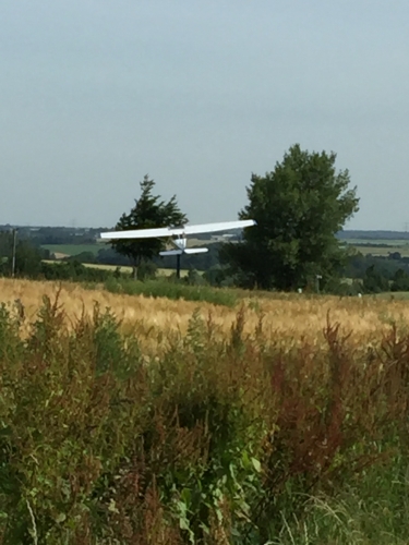 totem , avion , cessna,panneau indicateur,airpark,village aéronautique,aero delahaye verchocq,aerodrome privé 