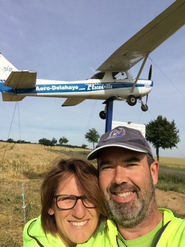 totem , avion , cessna,panneau indicateur,airpark,village aéronautique,aero delahaye verchocq,aerodrome privé 